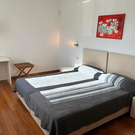 Apartment House Mia