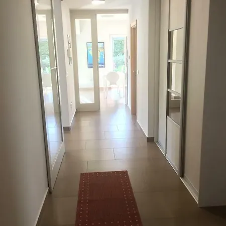House Mia