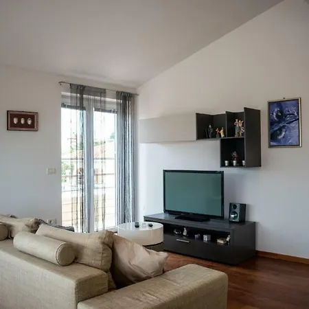 House Mia