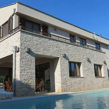 House Mia *