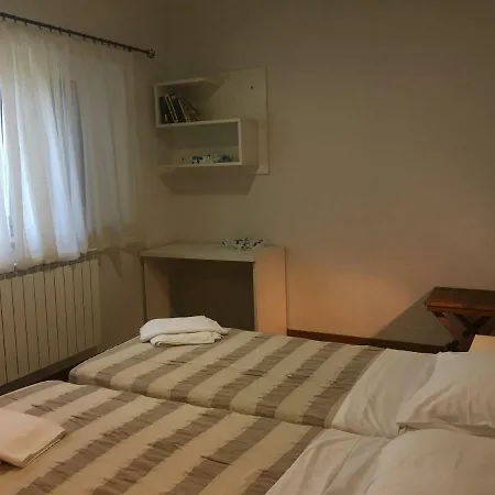 Apartament House Mia *