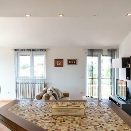 House Mia Apartamento Ližnjan